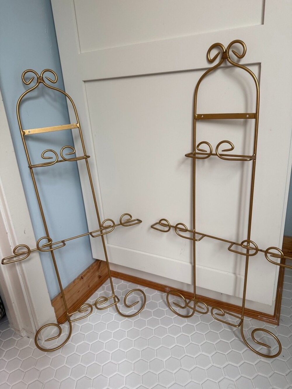 Vintage 1999 CBK Ltd Gold Metal 3-Tier Plate Display Racks (Set of 2) - Picture 6 of 6